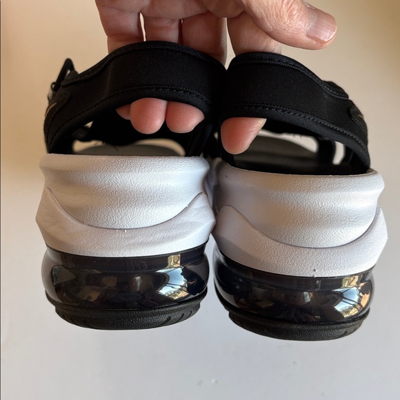 Women’s Nike Air Max Koko Sandals sz 10
New in box - Picture 6 of 7